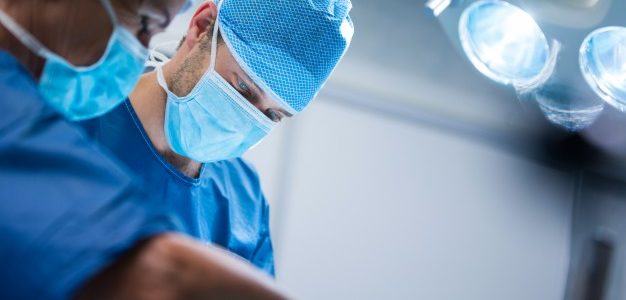 500 operacji tętniaka za pomocą stent-graftu przeprowadzili chirurdzy z WUM